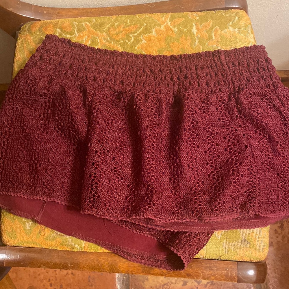 Maroon size large shorts